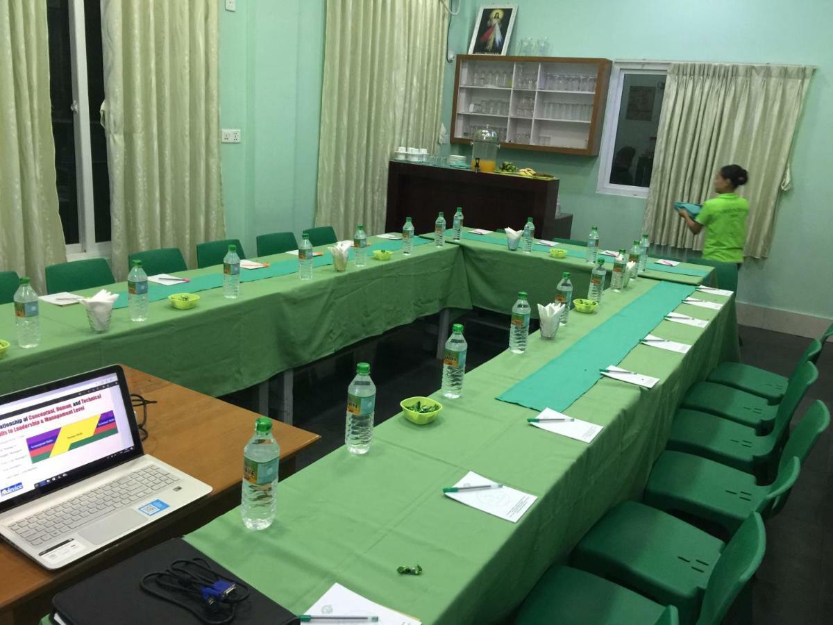 Green Days Inn Mandalay Esterno foto
